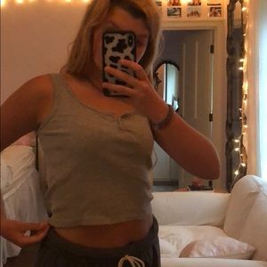 Gray ribbed button tank